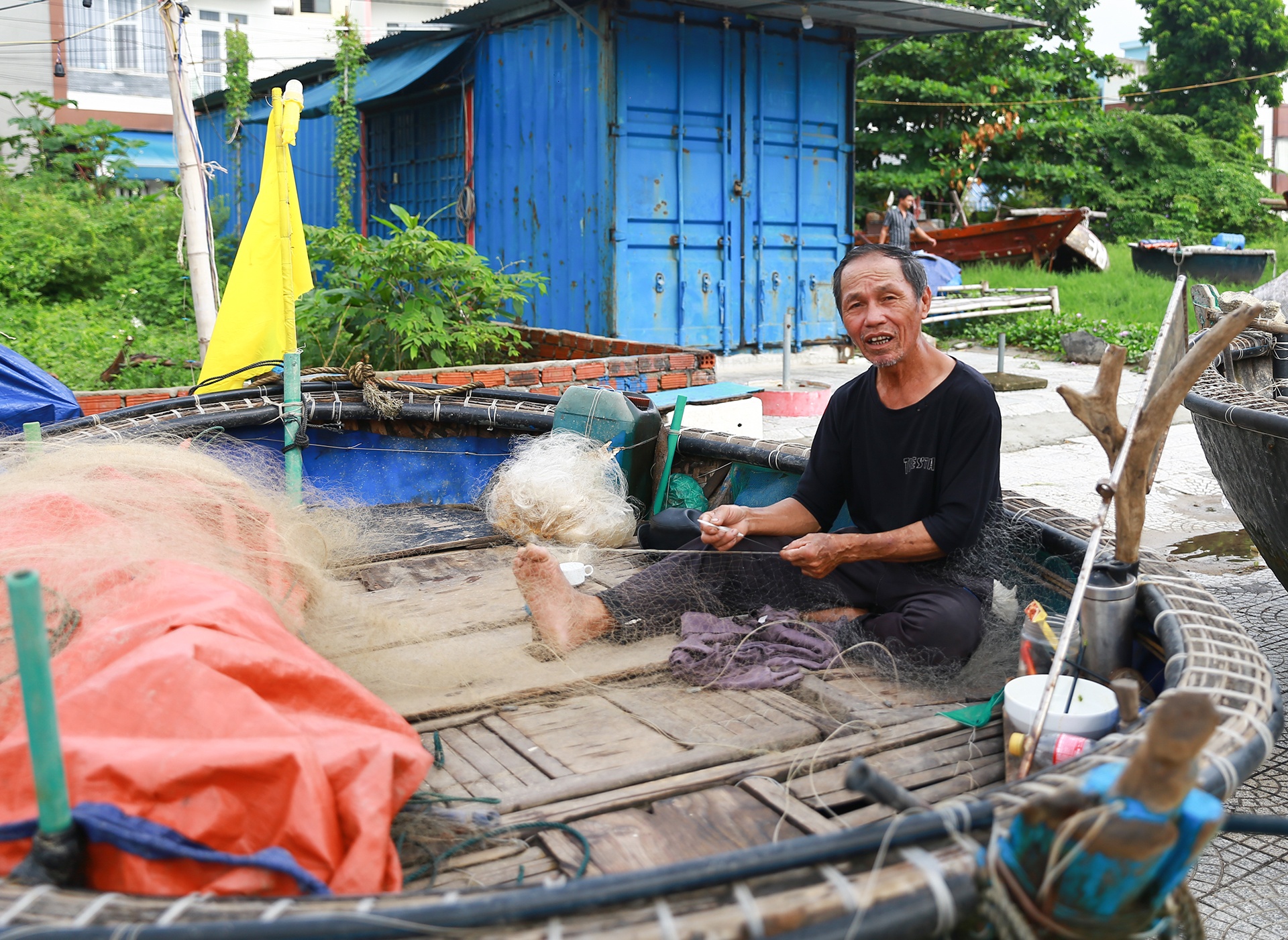 Ngu dan tranh bao anh 11