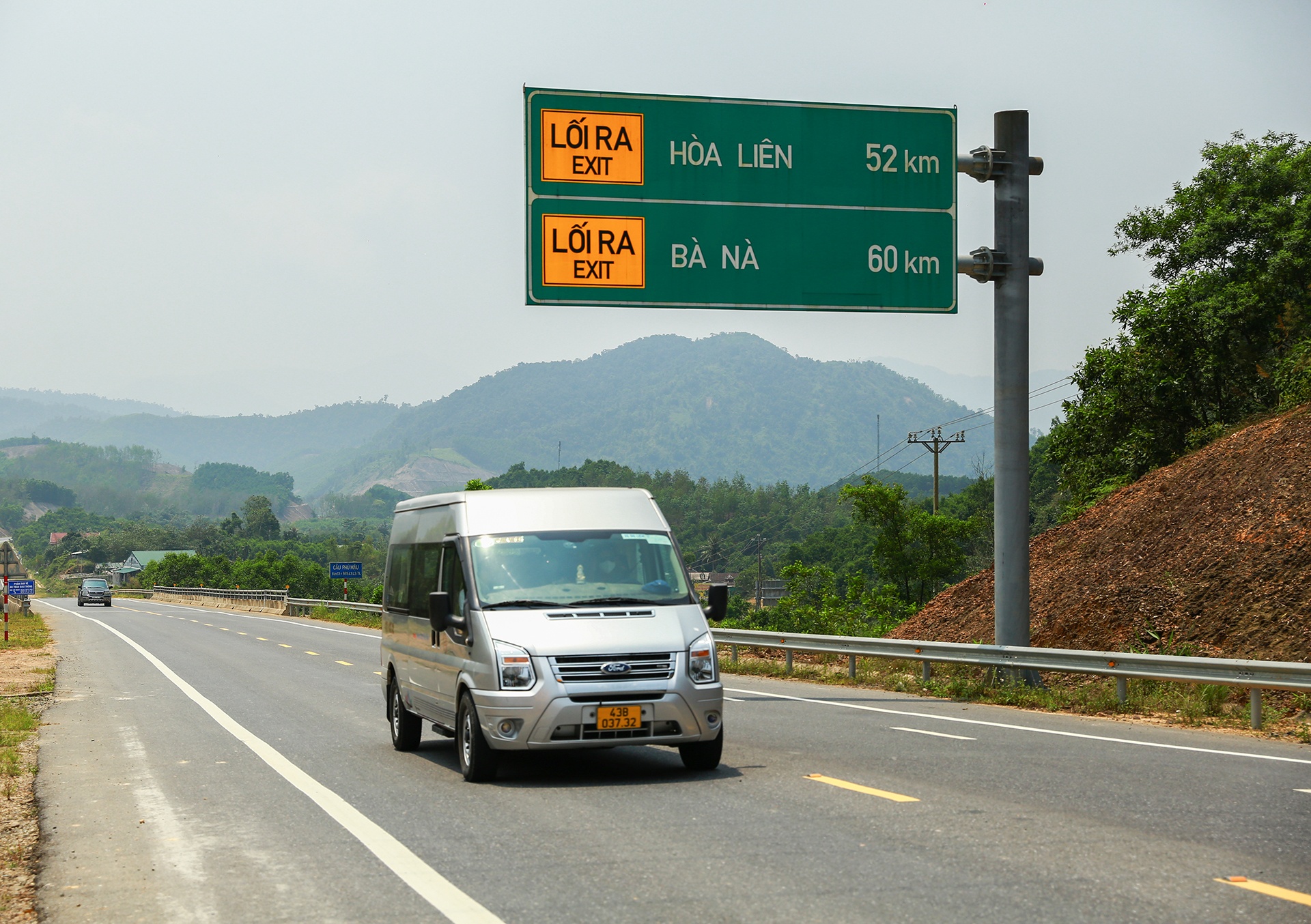 Tuyen duong 11.000 ty dong noi Hue - Da Nang duoc khai thac anh 1