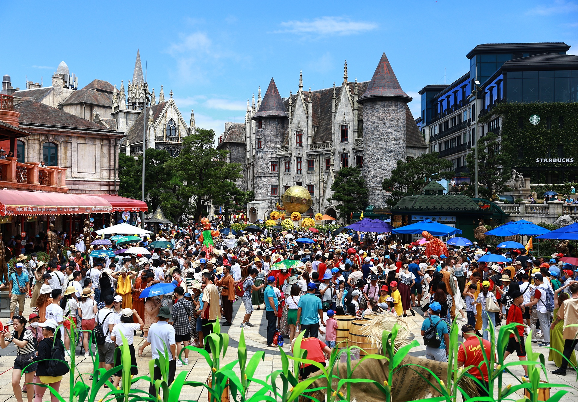 Da Nang dong du khach anh 1