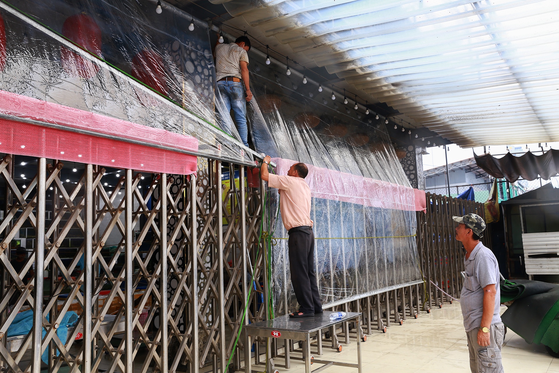 Ung pho bao so 4 anh 1