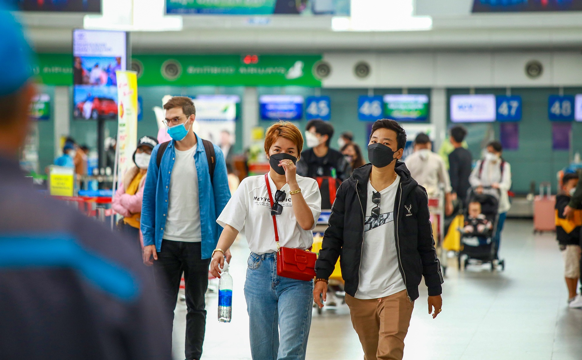 Ngay dau don khach quoc te anh 1