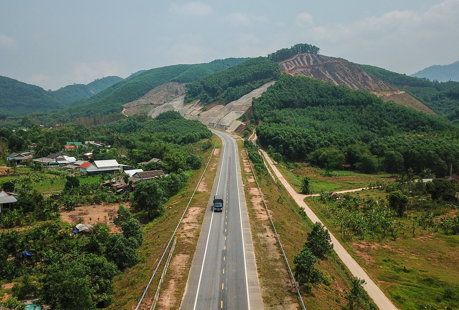 Tuyen duong 11.000 ty dong noi Hue - Da Nang duoc khai thac anh 2