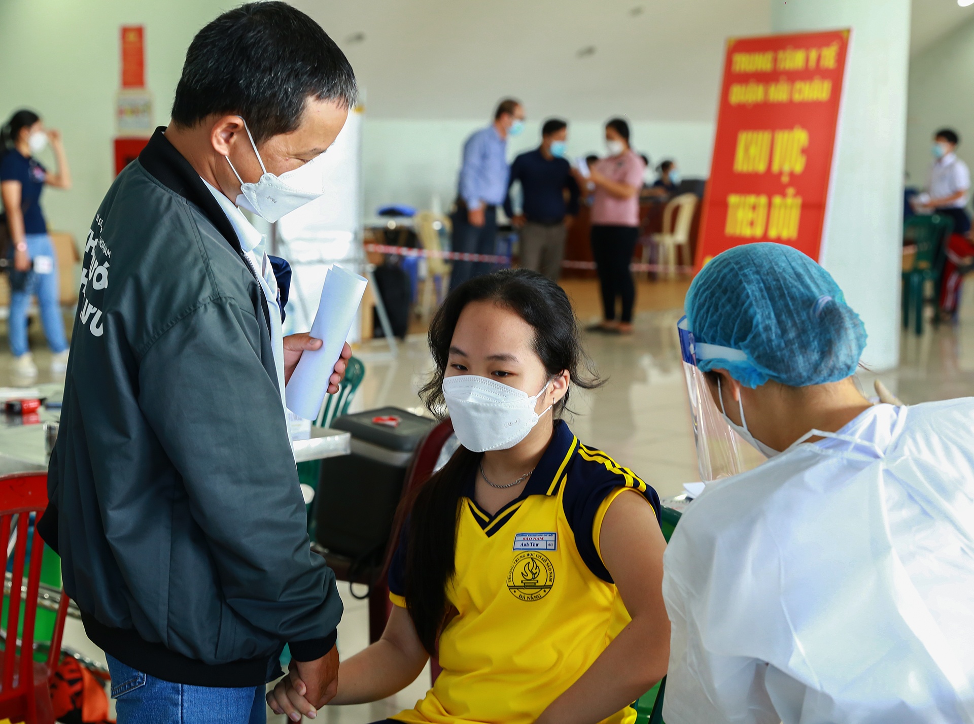 Hang nghin tre em o Da Nang duoc tiem vaccine ngua Covid-19 anh 4