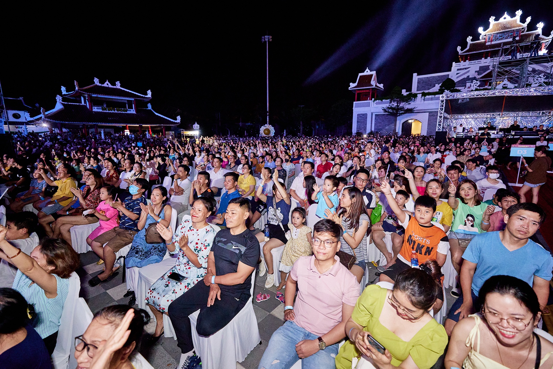 Trinh dien phao hoa o Da Nang anh 4