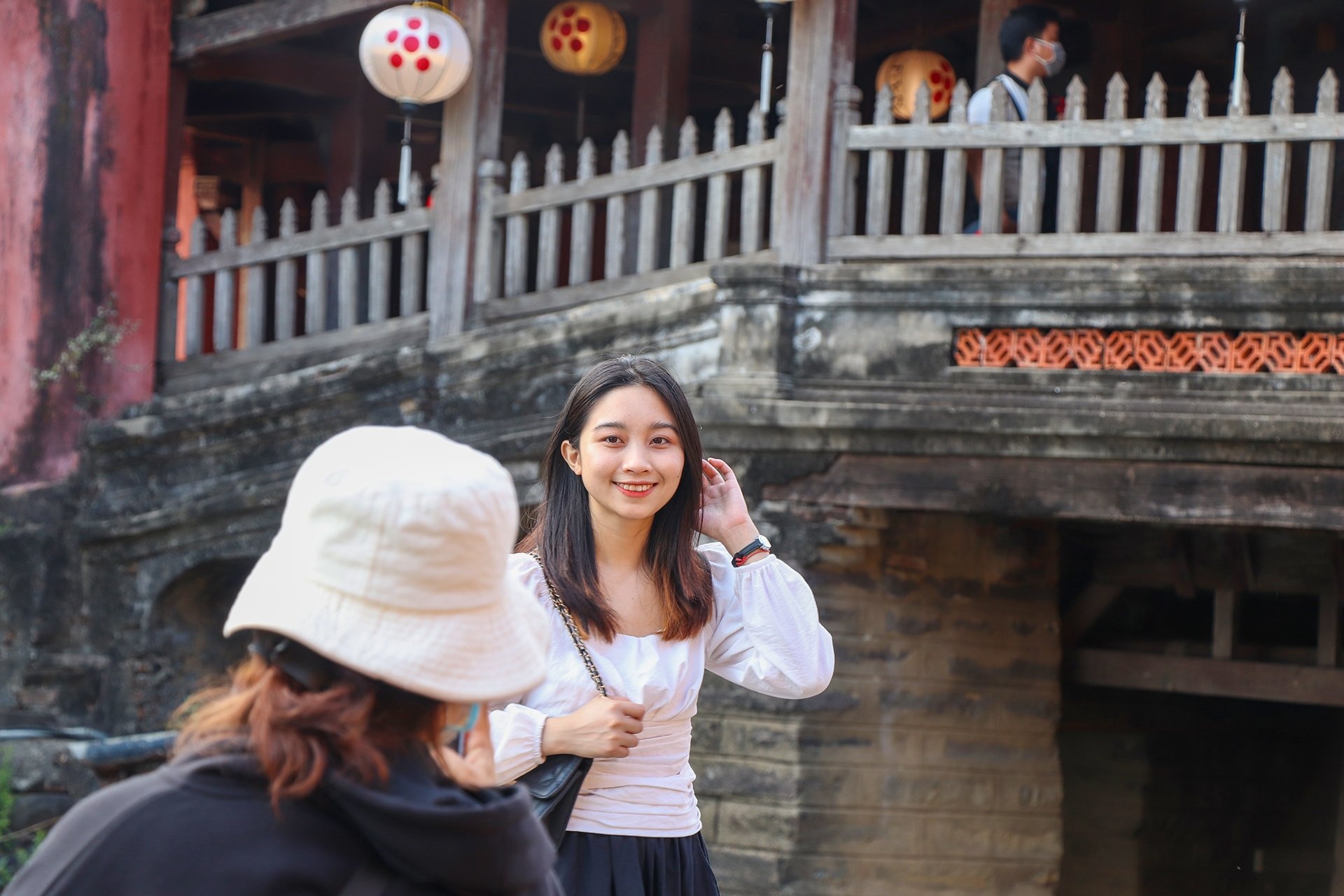 Ngay dau don khach quoc te anh 4