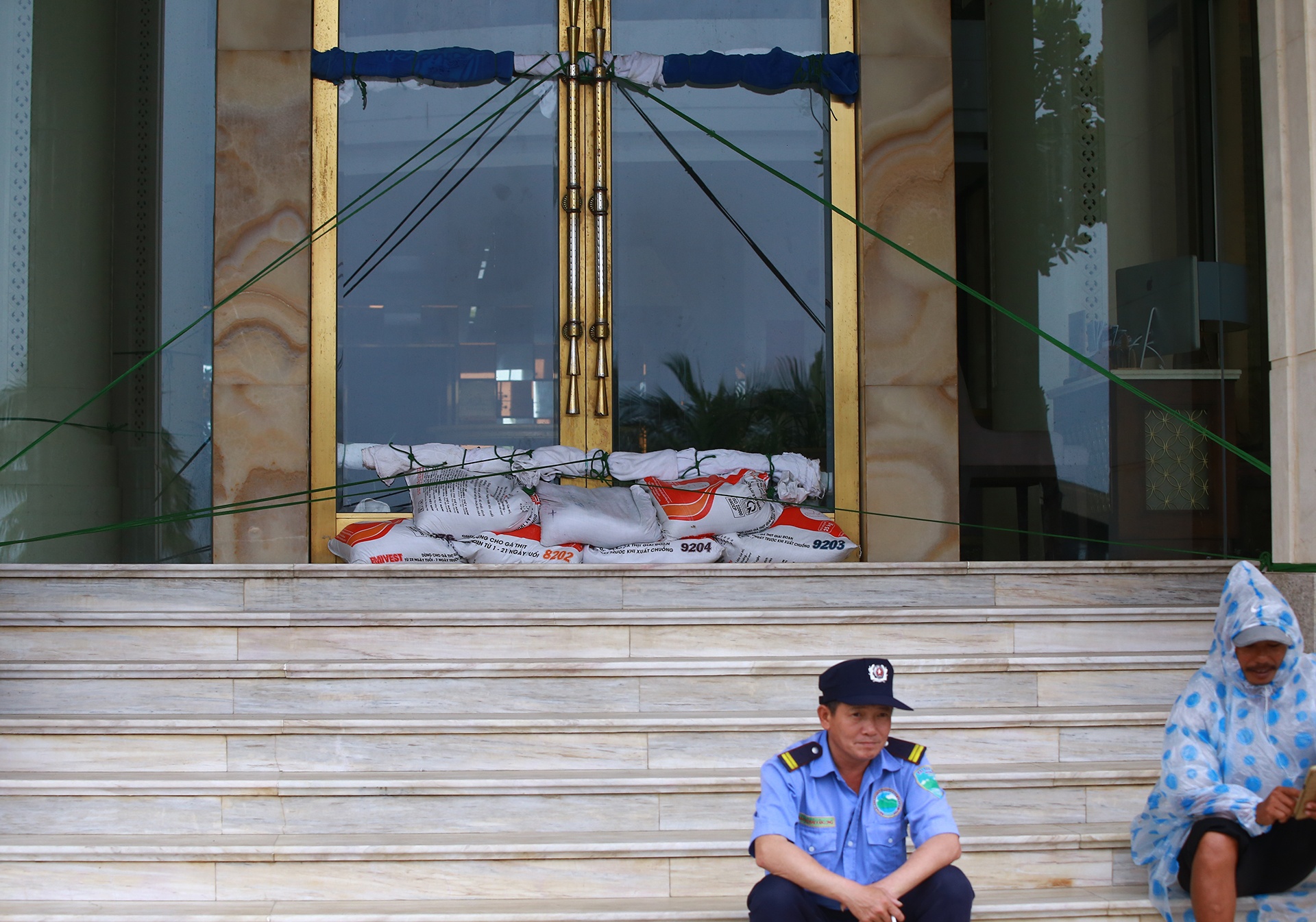 Ung pho bao so 4 anh 9