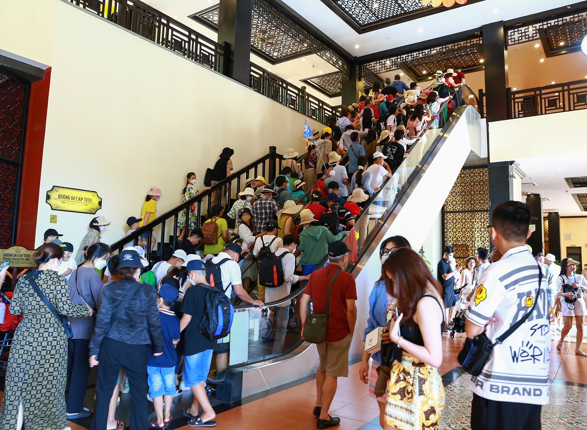 Da Nang dong du khach anh 8