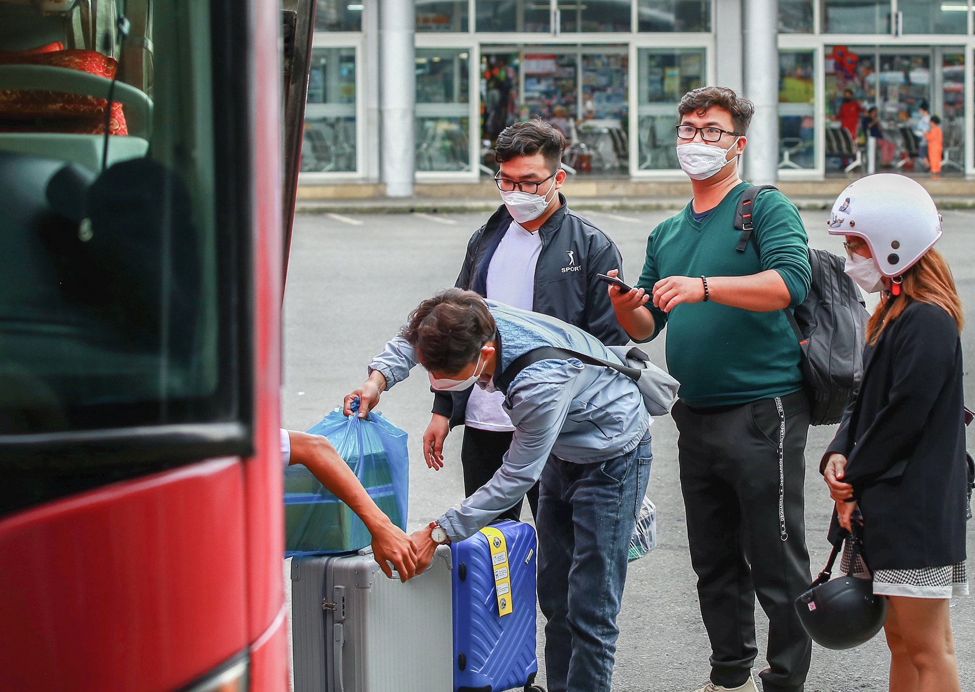 Bến xe Đà Nẵng vắng vẻ ngày mùng 6 Tết ảnh 9 Ben xe Da Nang vang ve ngay mung 6 Tet anh 9