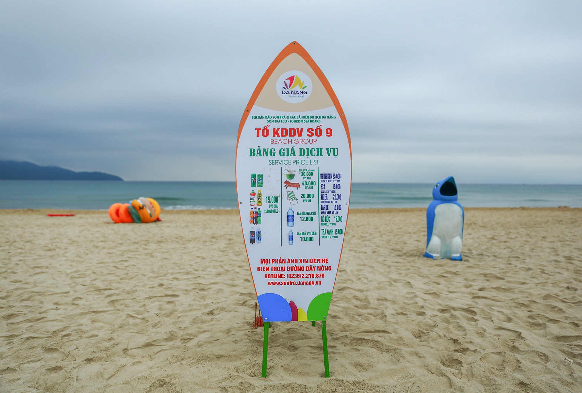 Bien Da Nang duoc trang hoang de don khach du lich anh 8