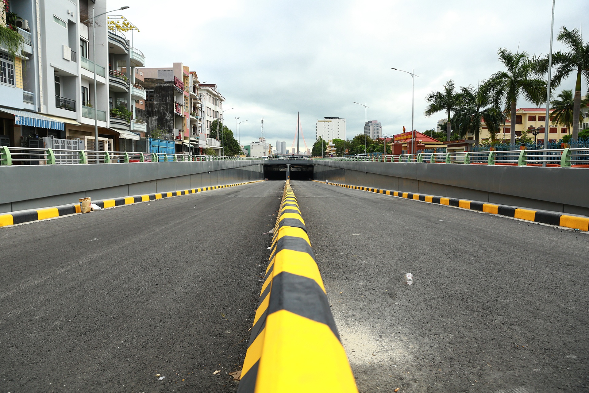 Nguy co xay ra tai nan tai ngieng troi lo thien o cong trinh 750 ty dong anh 6