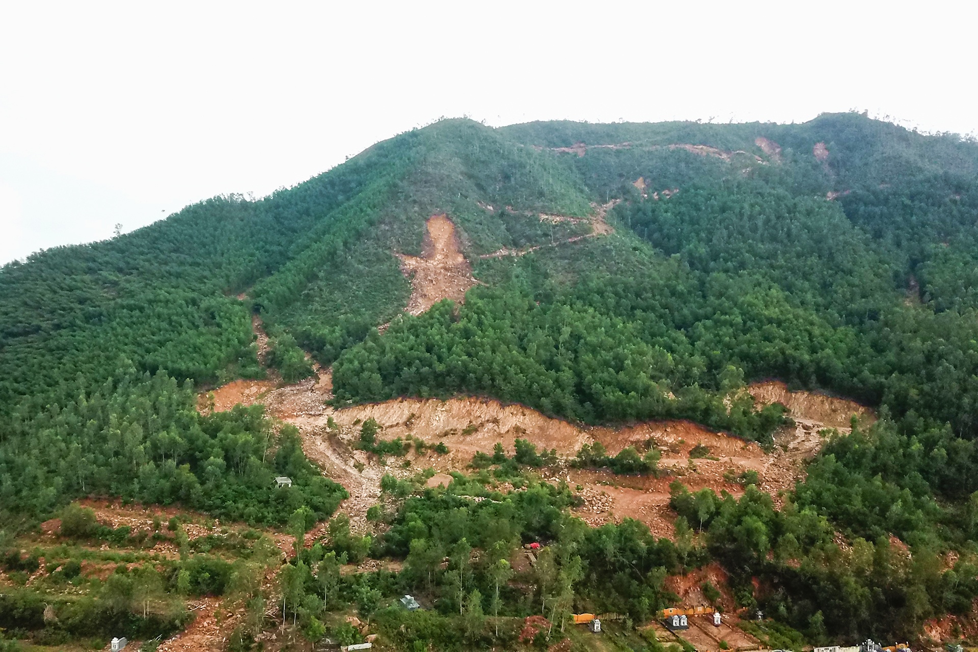 Nghia trang sat lo anh 11