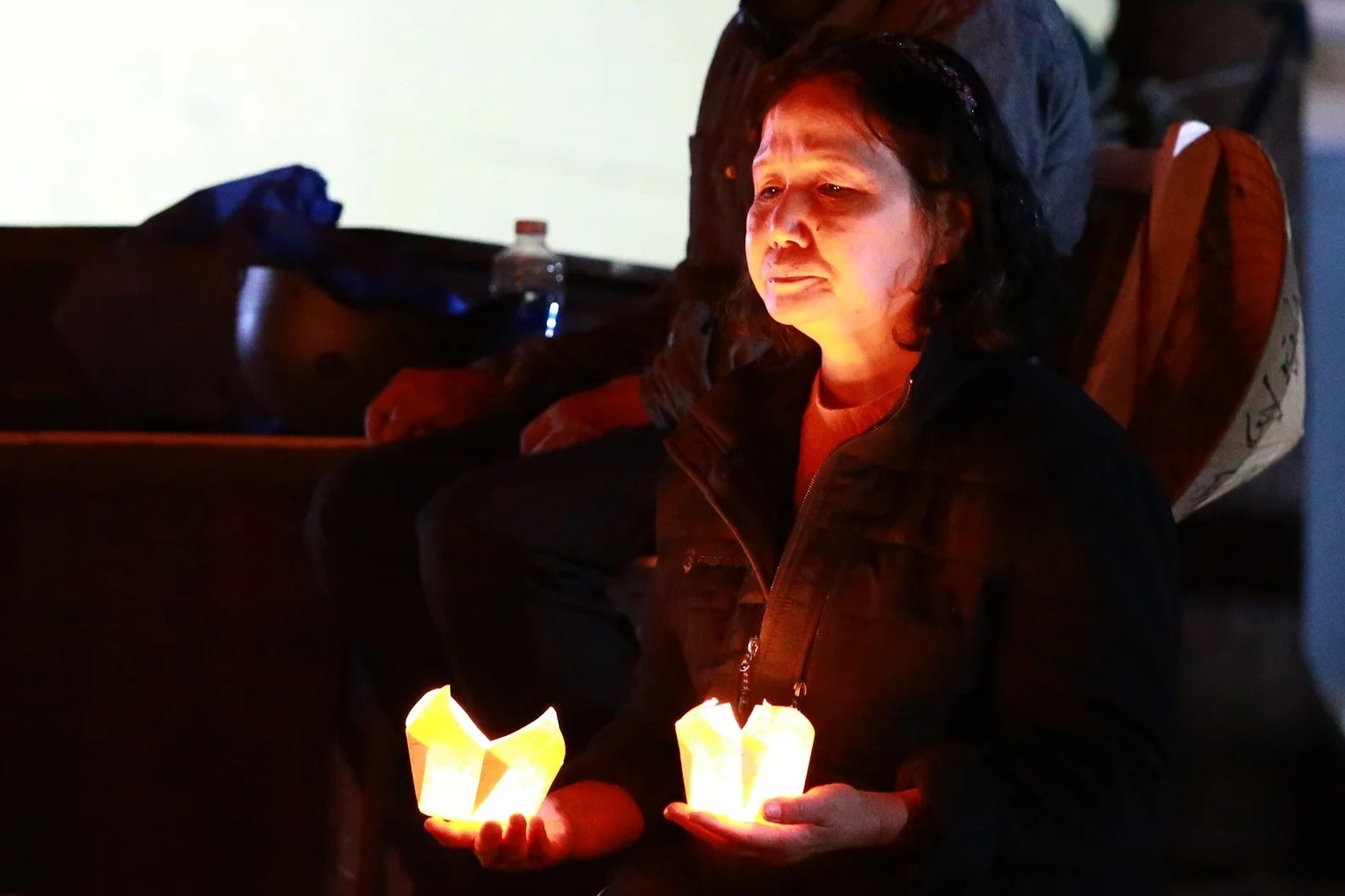 Trang dem mong ngong tin tuc nan nhan vu lat cano o Cua Dai hinh anh