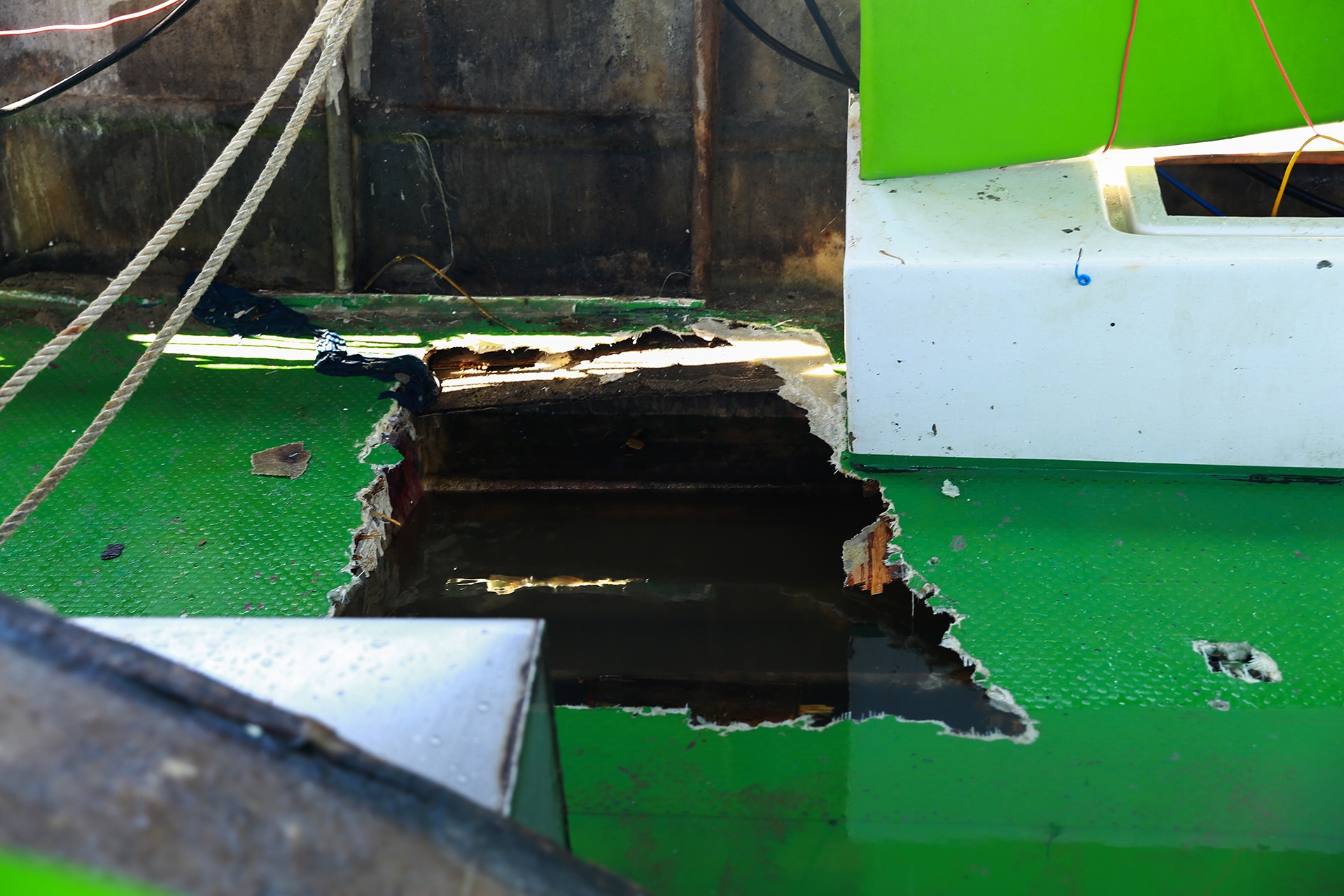 Cano bi lat up o Cua Dai anh 11