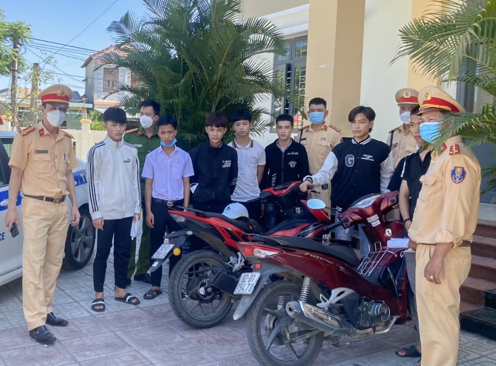 Nhóm thanh niên ở Đà Nẵng hỗn chiến ảnh 1 Nhom thanh nien o Da Nang hon chien anh 1