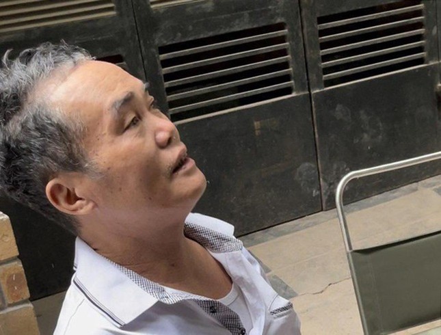 Lay day du siet co vo, dung hien truong gia roi di uong bia hinh anh