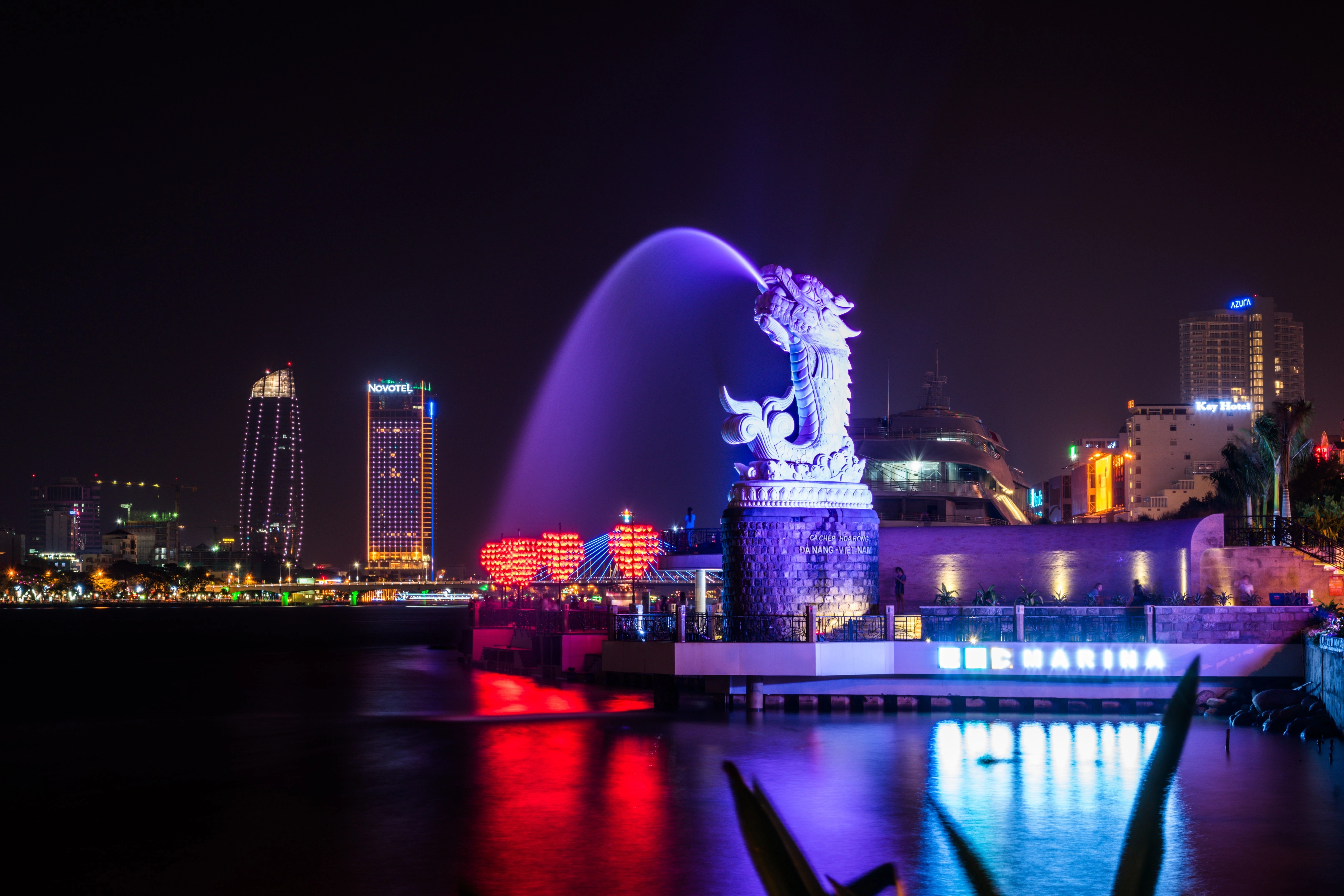 Da Nang ngan tinh trang chat chem du khach dip 30/4 hinh anh