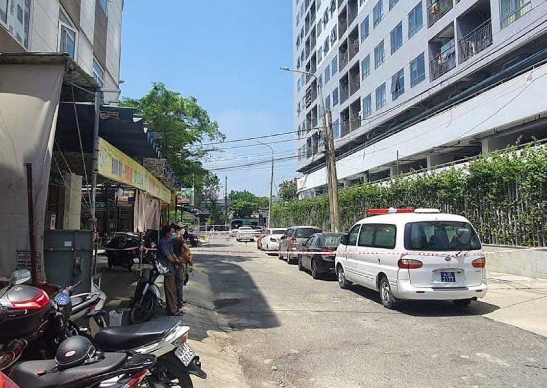 Nguoi dan ong My tu vong nghi roi tu tang 18 chung cu o Da Nang hinh anh