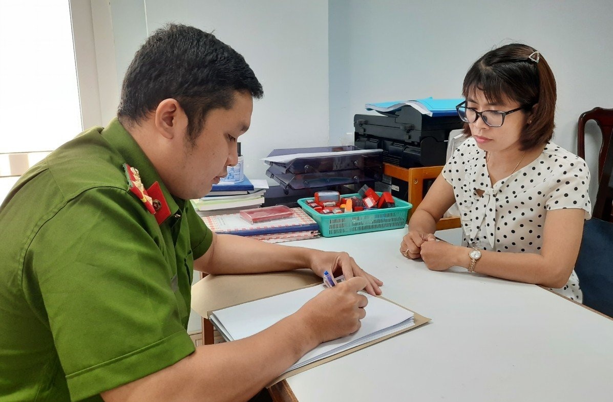 Giam doc CDC Da Nang bi bat vi Tham o anh 2