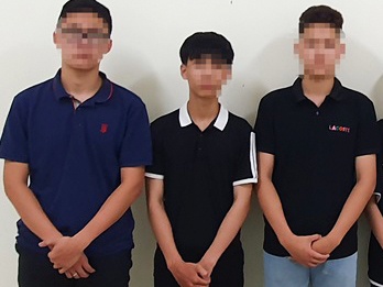 16 thanh nien chem nguoi trong quan ca phe o Da Nang hinh anh