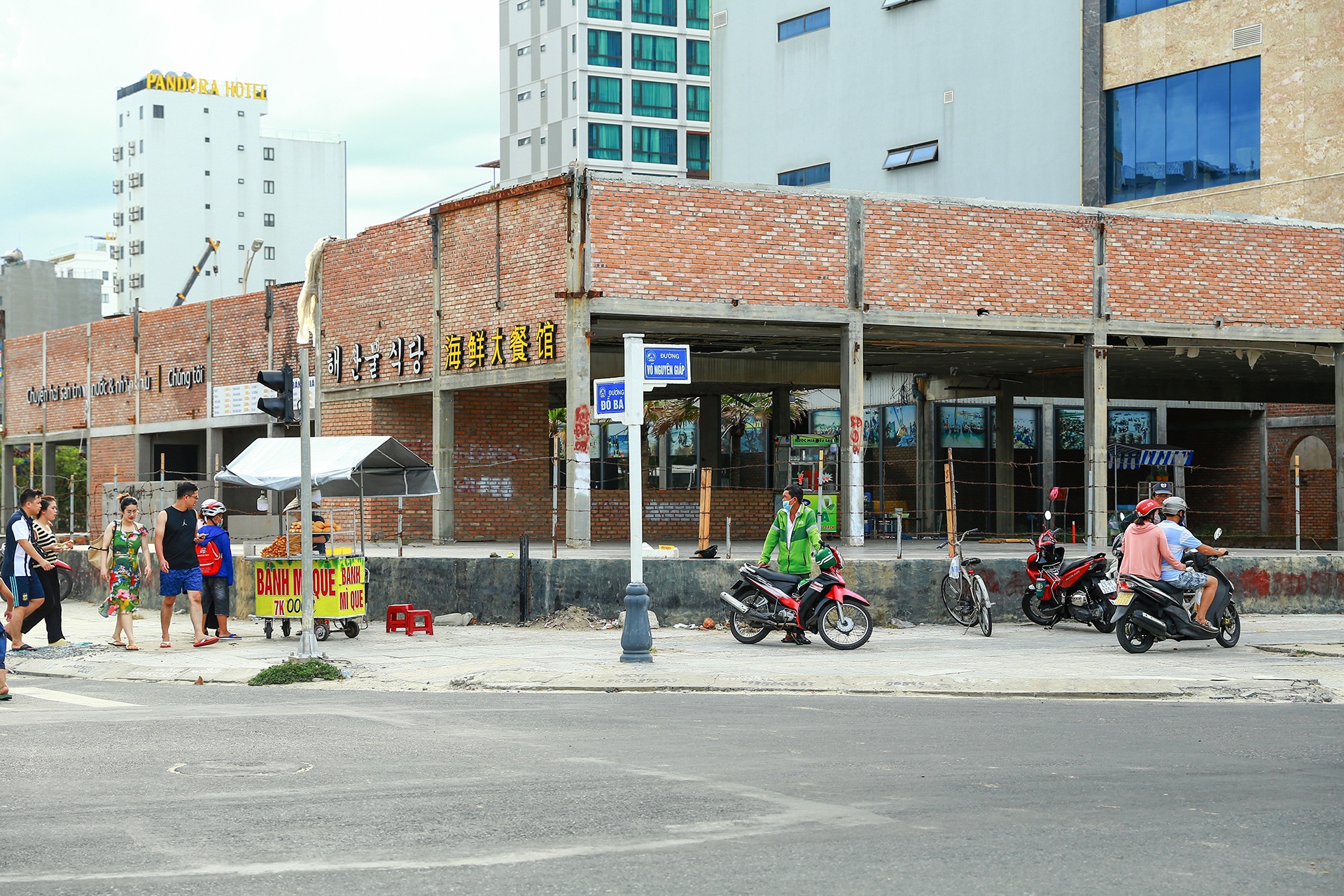 Da Nang vang khach du lich anh 4