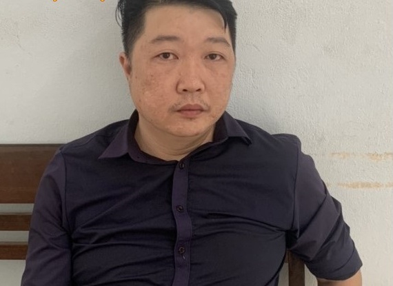 Tam giu nguoi dan ong tong xe SH lam canh sat bi thuong hinh anh