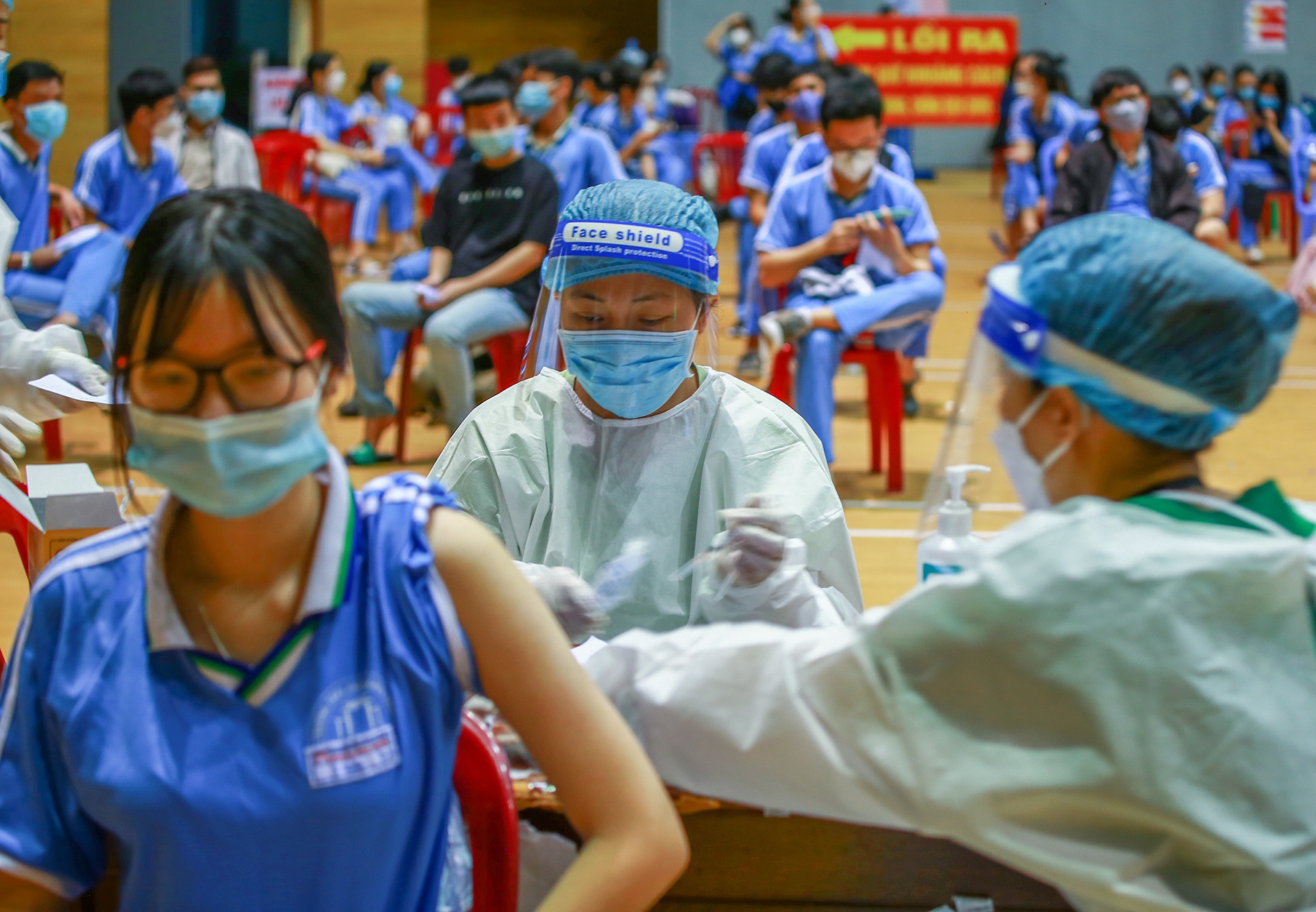 Da Nang bac thong tin buoc hoc sinh 5-12 tuoi tiem vaccine Covid-19 hinh anh