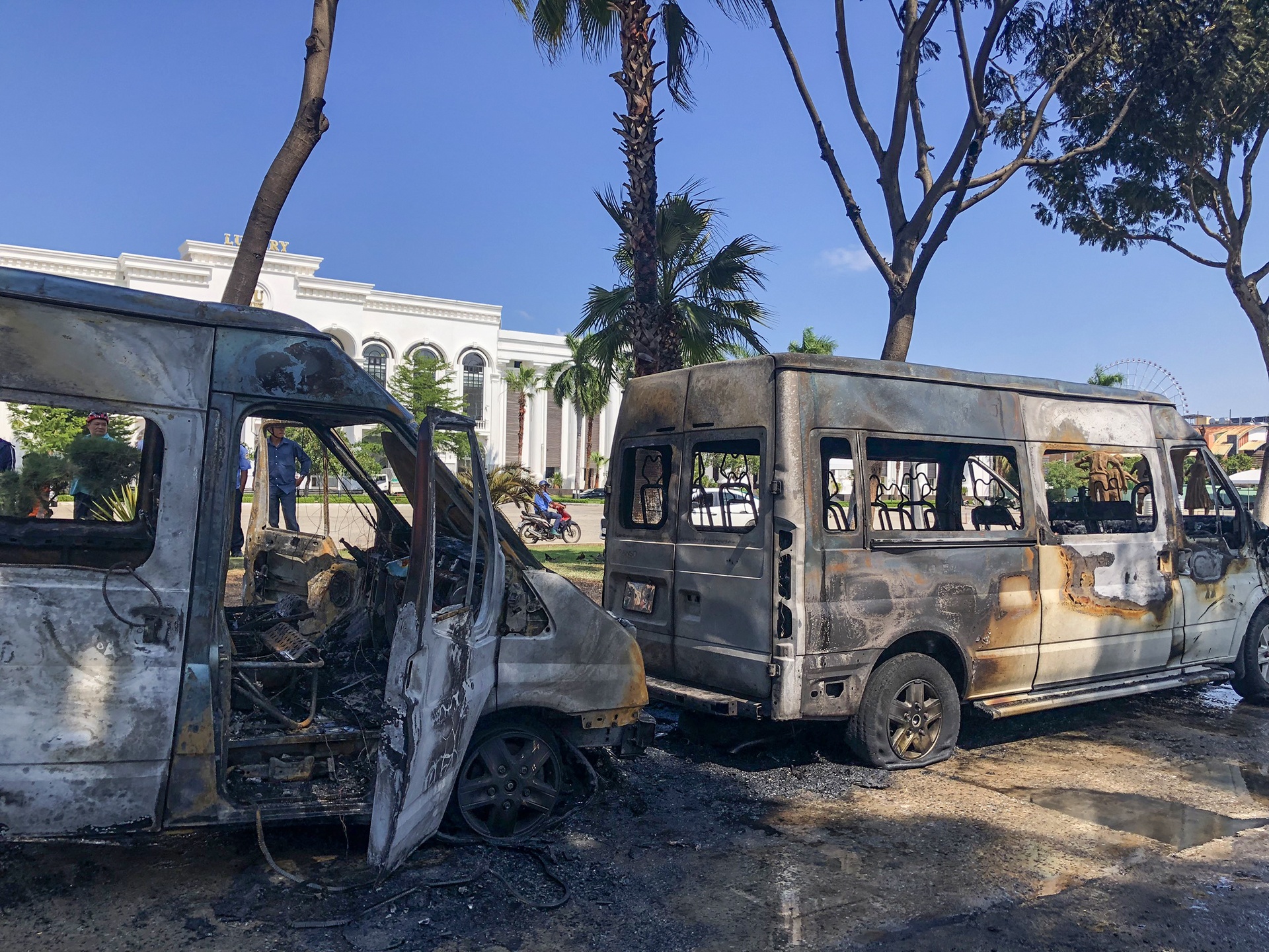 Oto chay o Da Nang anh 2