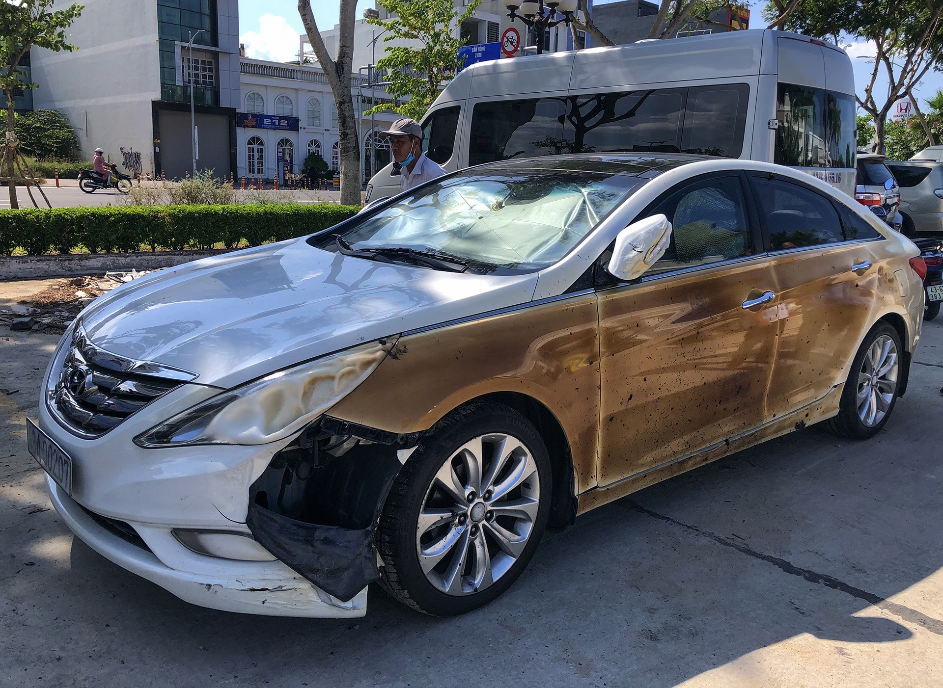 Oto chay o Da Nang anh 7