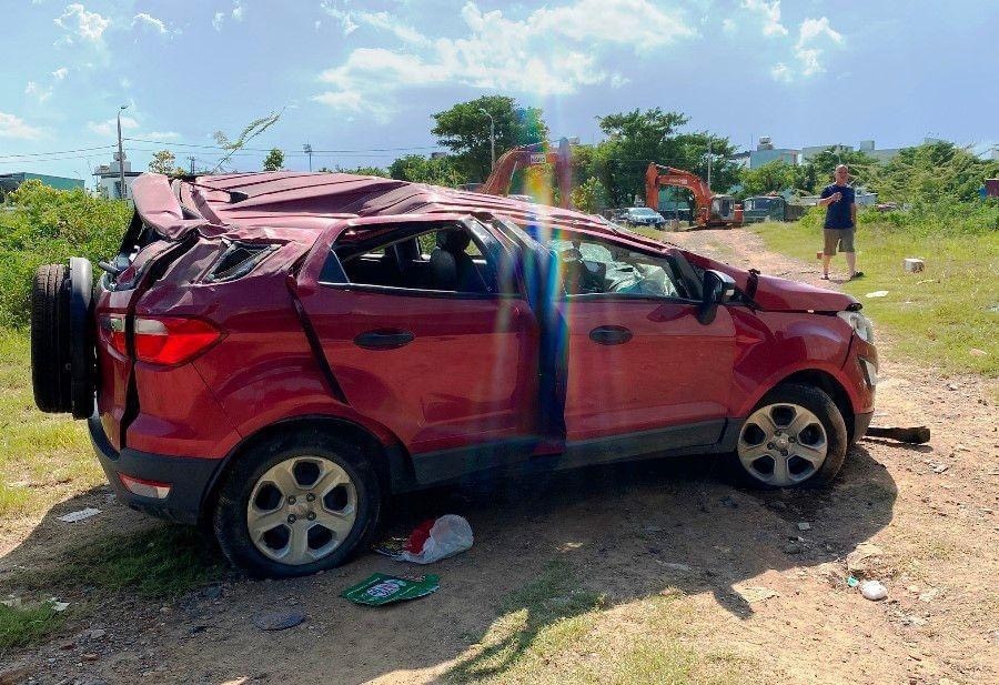 Xe lao xuong cau anh 1