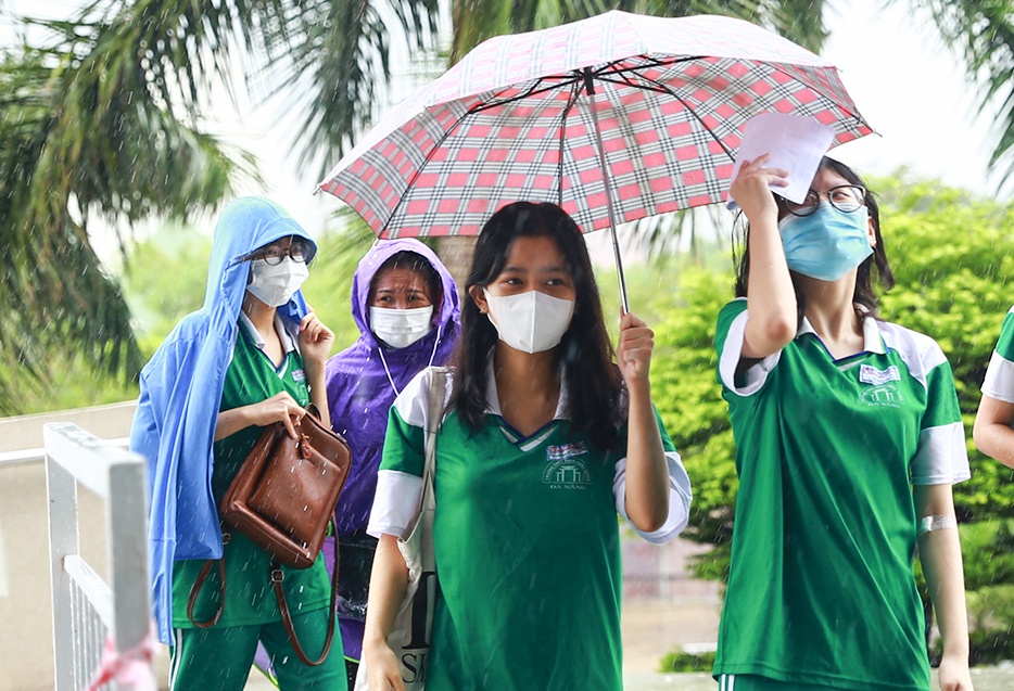 Da Nang cho hoc sinh nghi hoc tu chieu nay hinh anh