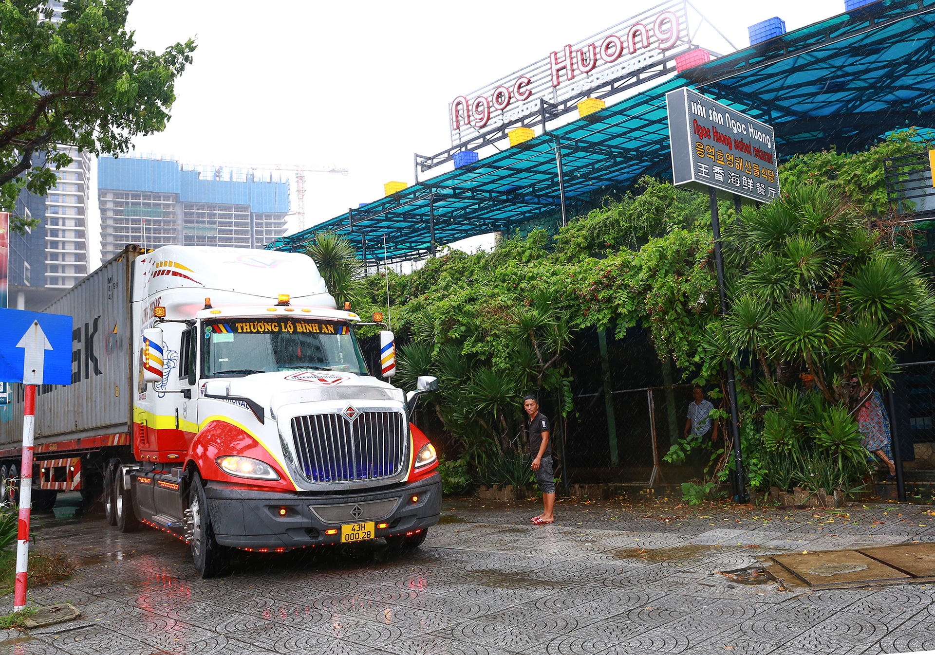 Ung pho bao so 4 anh 3