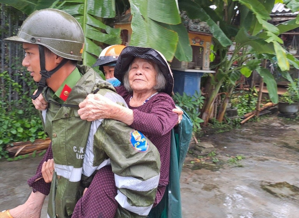 Bao Noru vao mien Trung anh 3