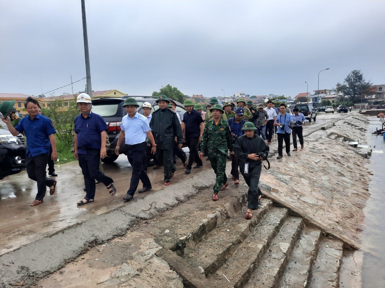 Bao Noru vao mien Trung anh 1