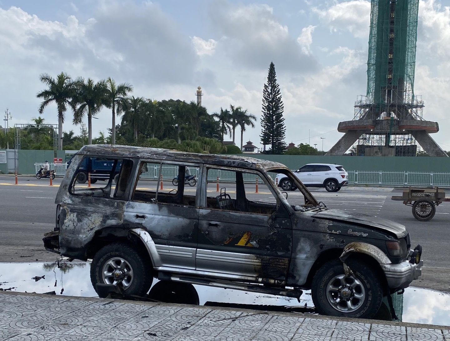 Nguoi dan ong livestream dot oto roi nhan tin cho lanh dao Da Nang hinh anh