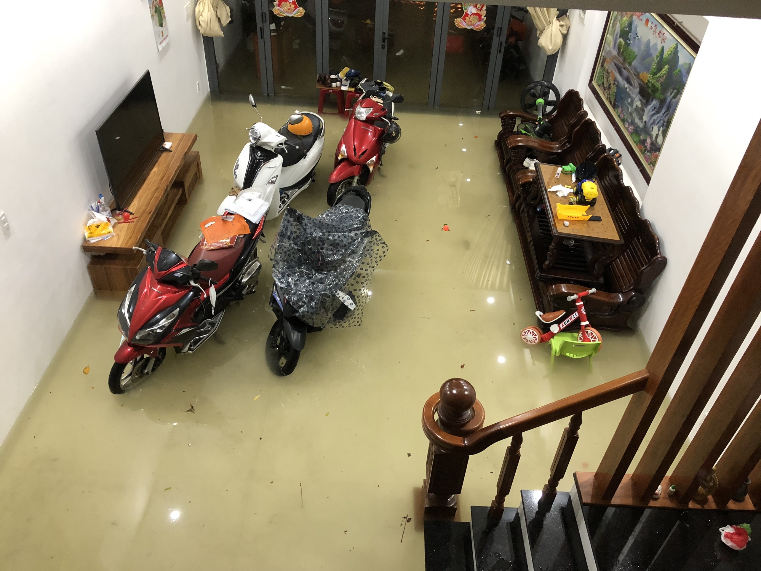 Da Nang cung nhieu dia phuong mien Trung ngap sau hinh anh