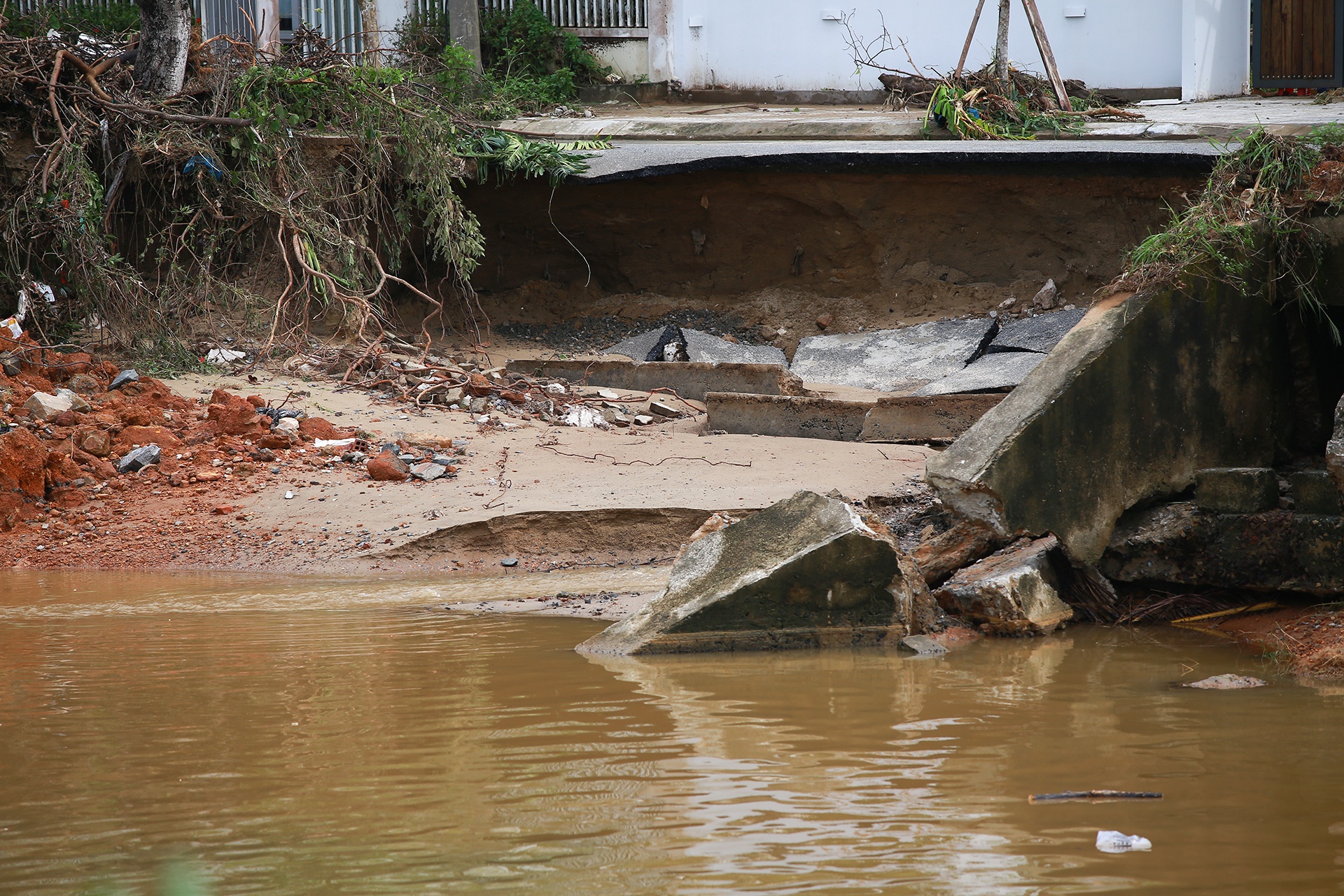 Sat lo o Da Nang anh 10