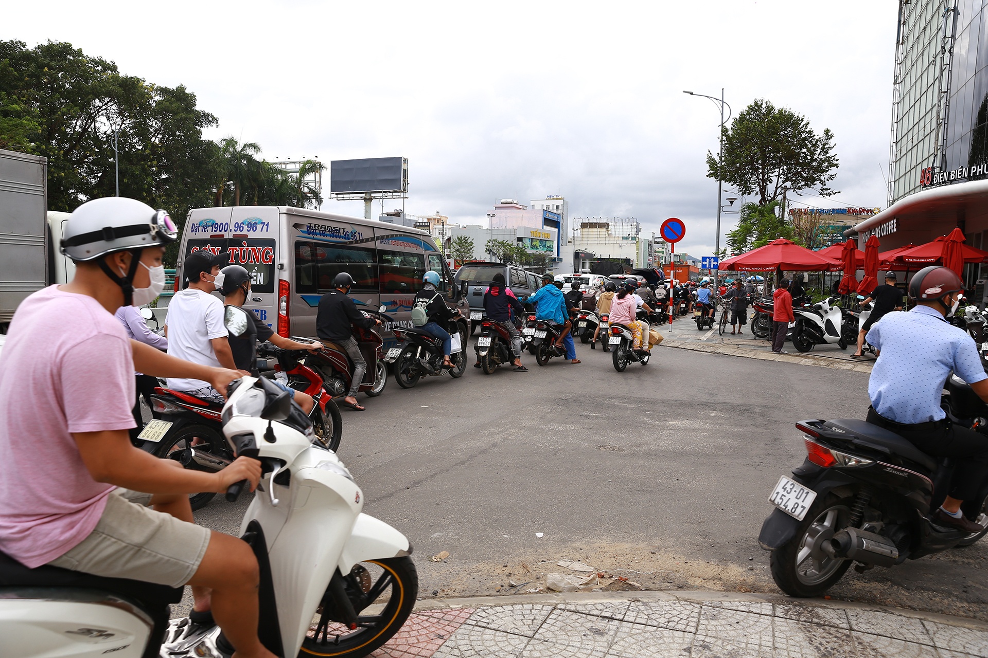 Ham chui ngap nuoc anh 9