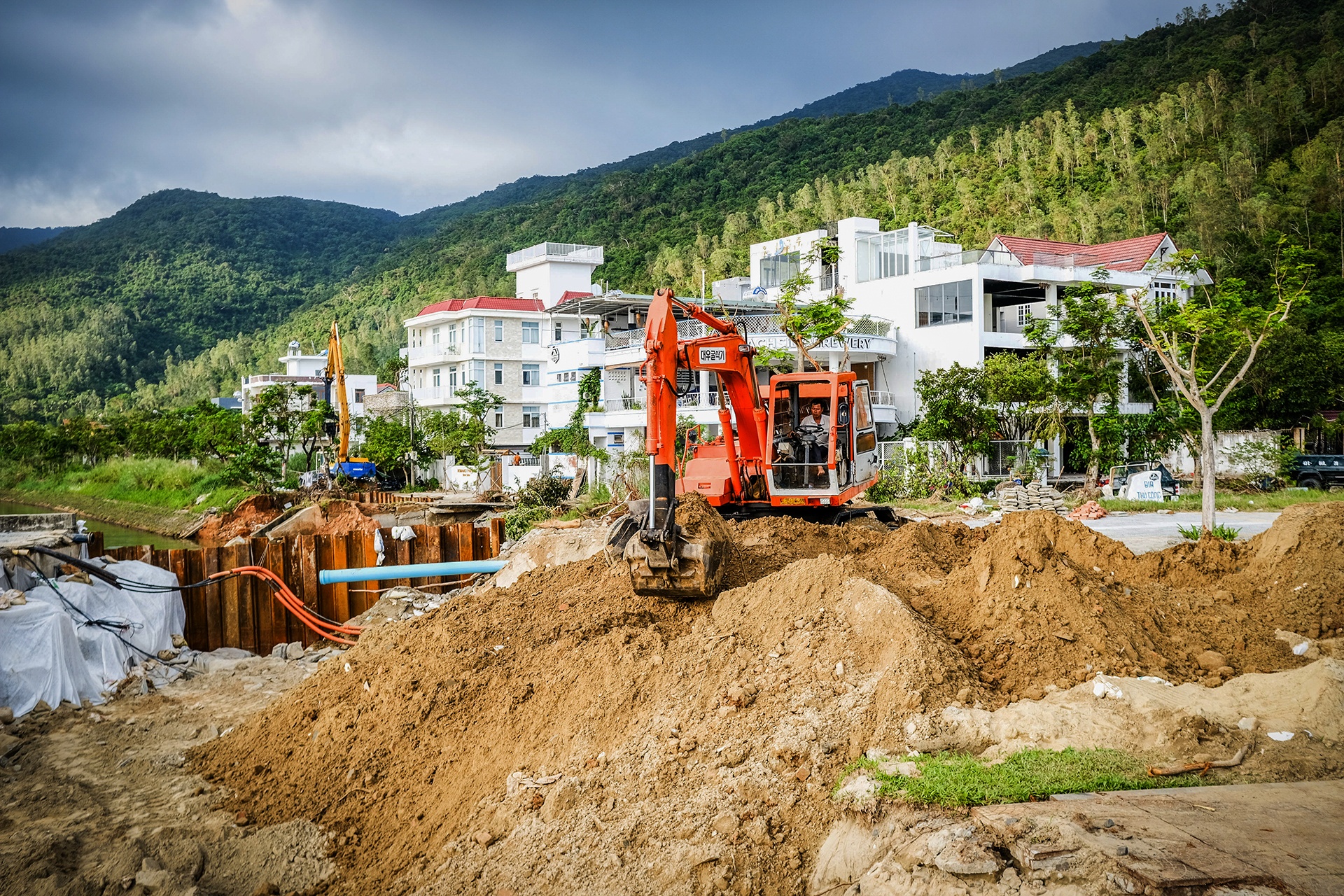 Sat lo o Son Tra anh 5