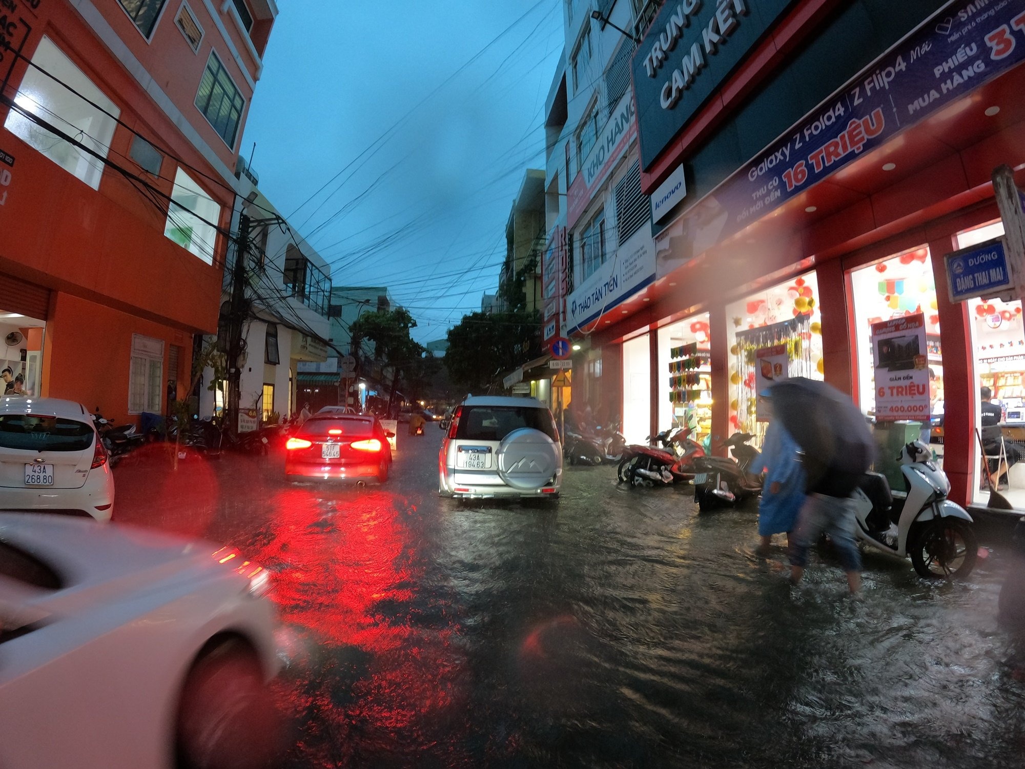 Ha tang bat cap gay ngap lut o Da Nang hinh anh