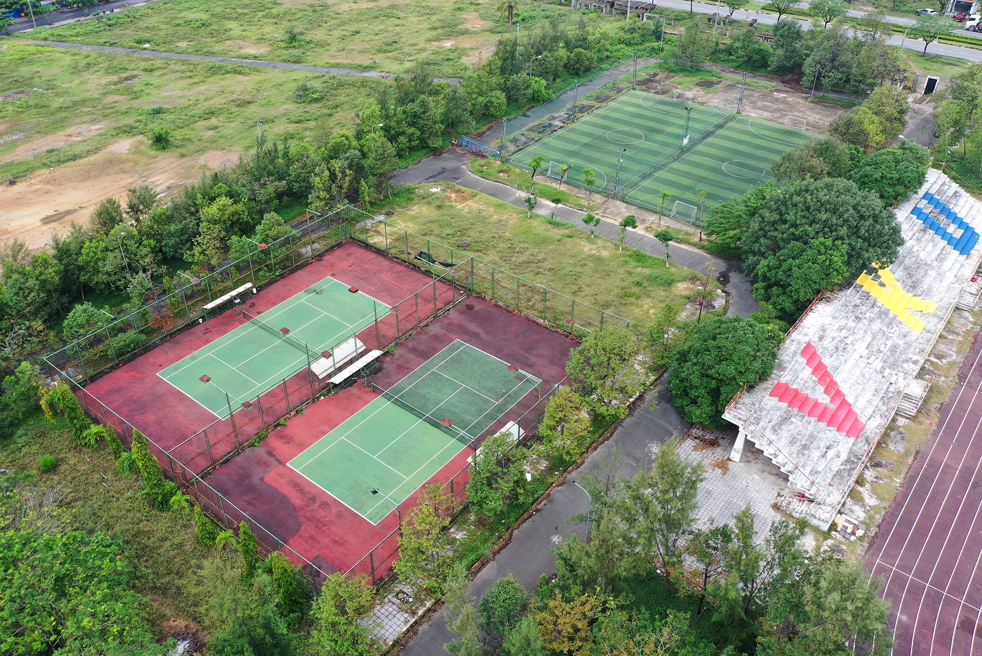 Lang dai hoc Da Nang anh 10