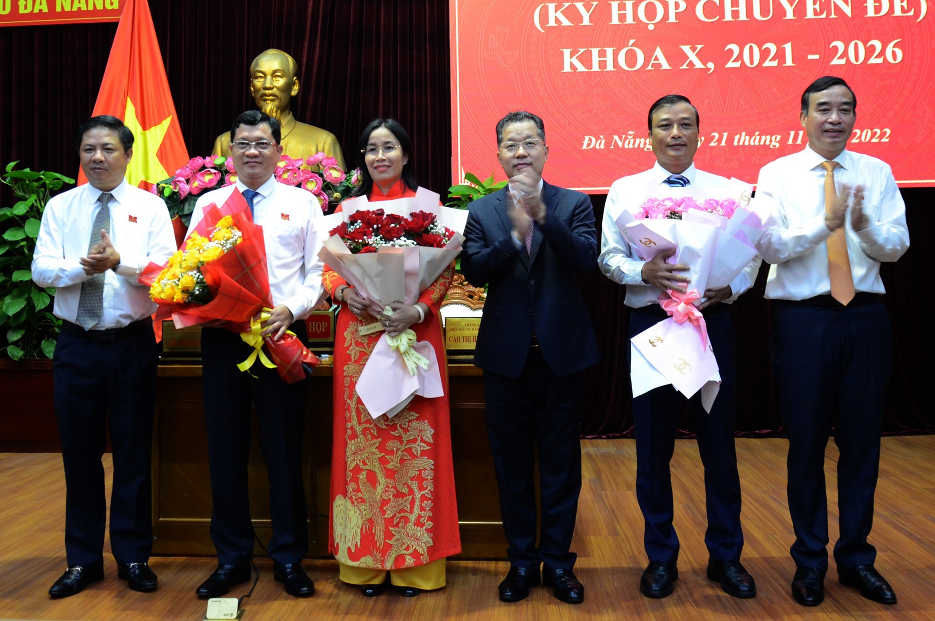 Da Nang co 2 tan pho chu tich HDND thanh pho hinh anh