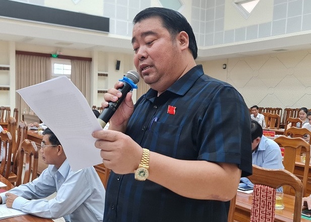 Tam dinh chi ong Nguyen Viet Dung thi dau tai tat ca giai dau golf hinh anh