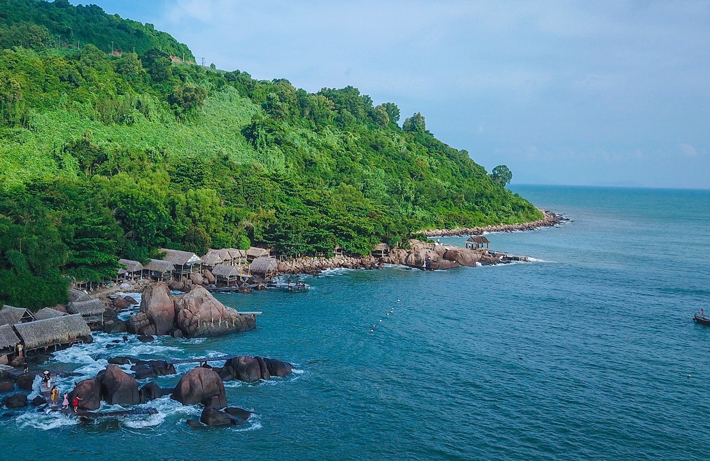 Chim ghe, 2 cha con mat tich o bien Da Nang hinh anh