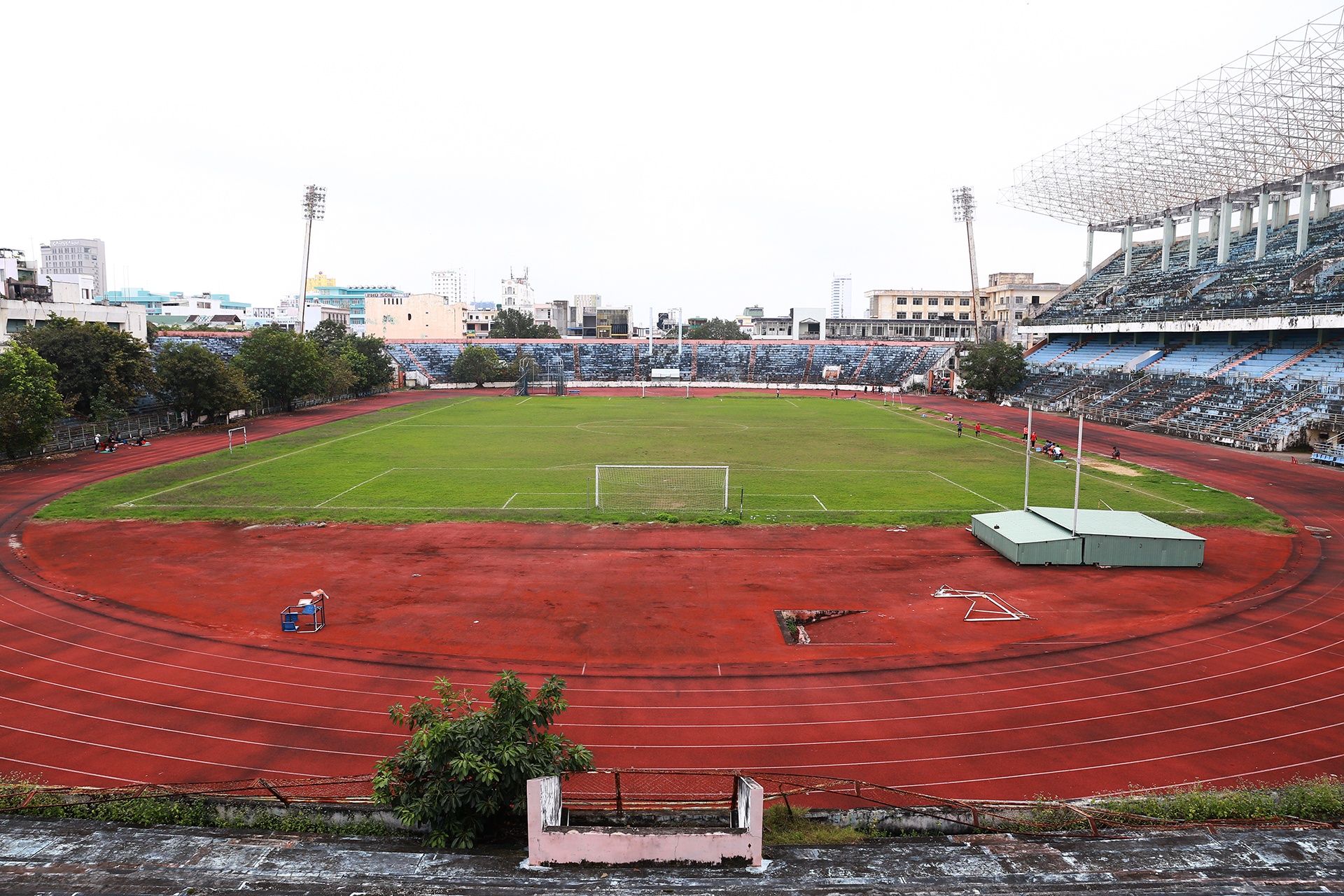 San van dong Chi Lang anh 1