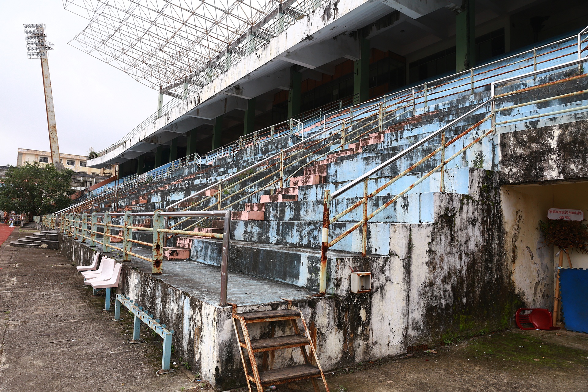 San van dong Chi Lang anh 7