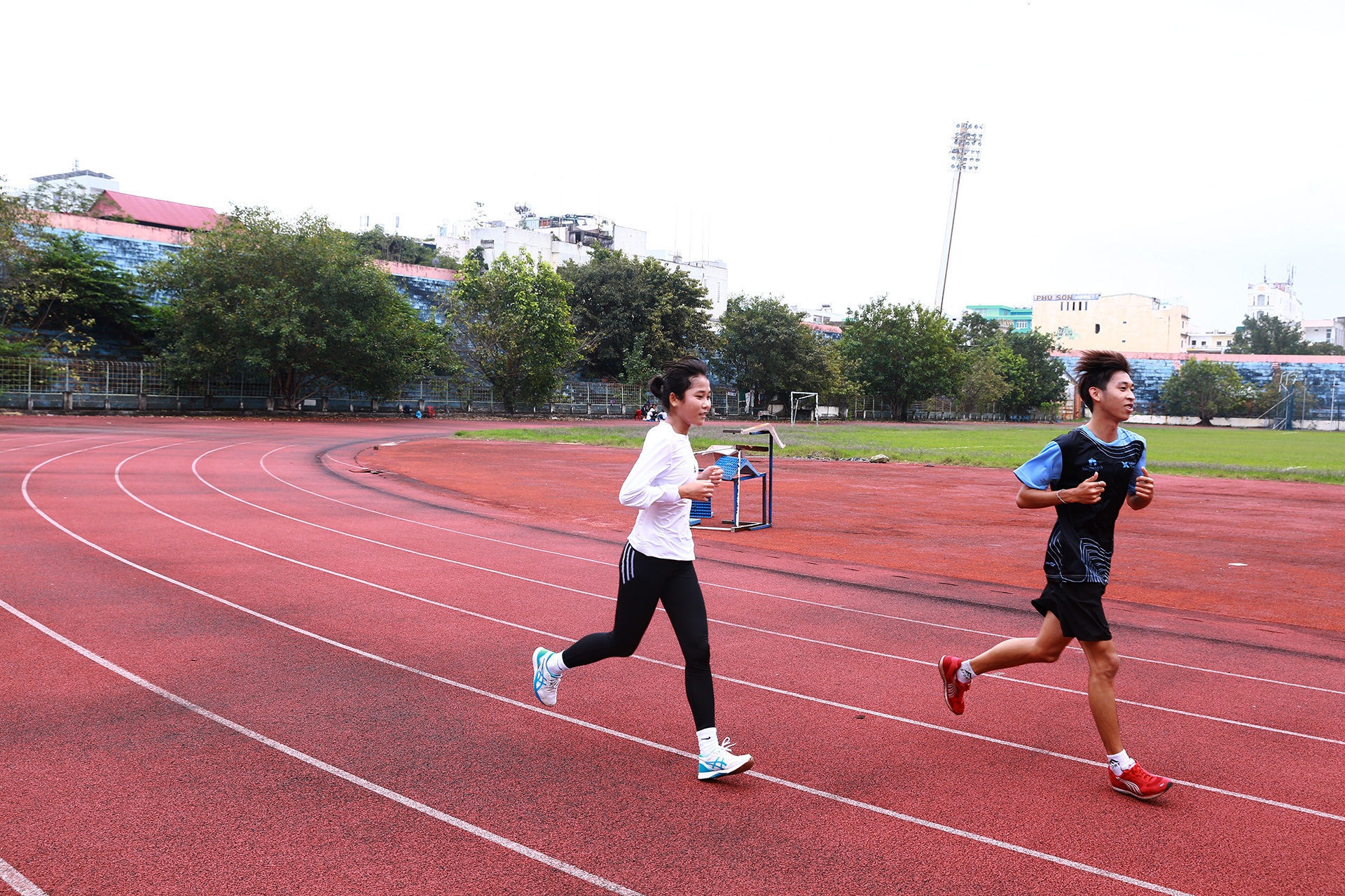 San van dong Chi Lang anh 8