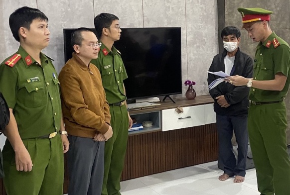 Manh moi phat hien 2 can bo DH Bach Khoa Da Nang tham o 86 ty dong hinh anh