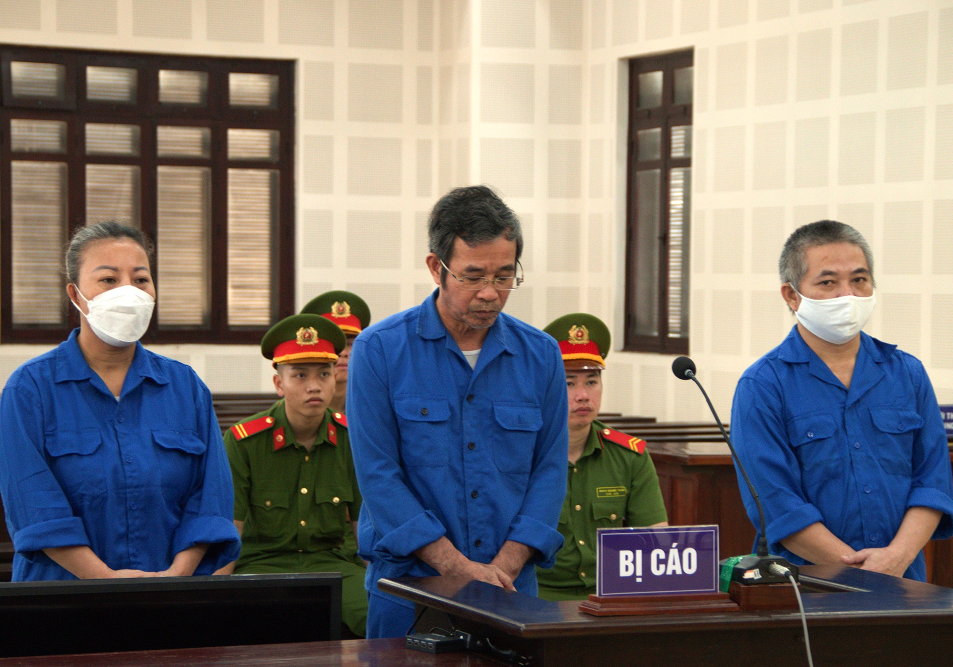 Vu cuu chu tich UBND quan nhan hoi lo co dong pham nhung chua khoi to hinh anh