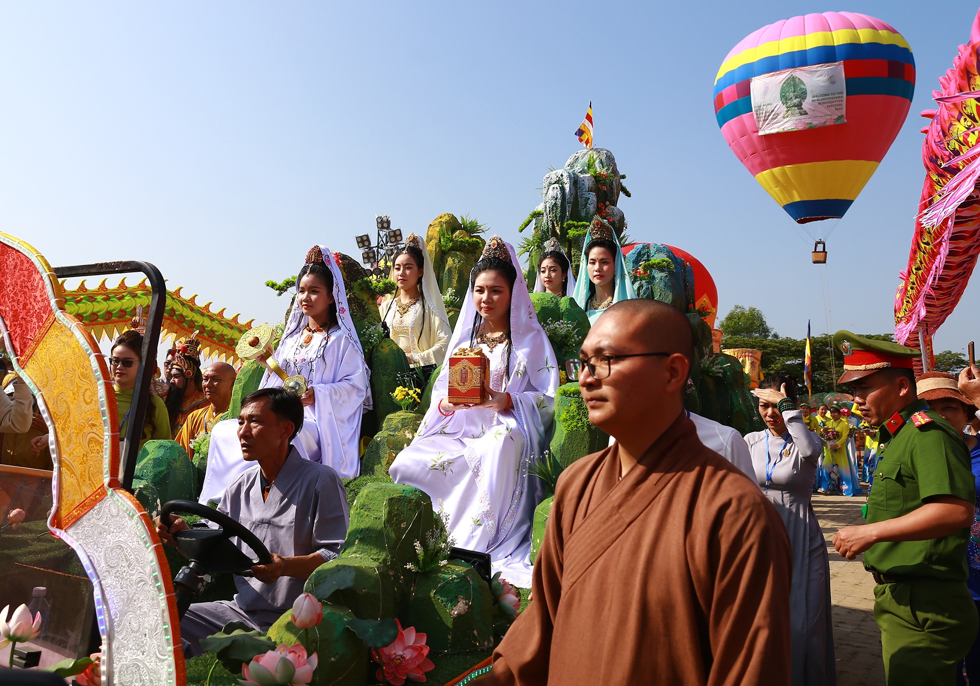 Le hoi quan the am anh 3