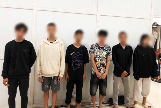 chem tinh dich anh 1